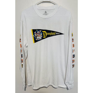 Disneyland Resort 2023 Pennant T-Shirt Adult Medium Disney Parks Mickey Goofy